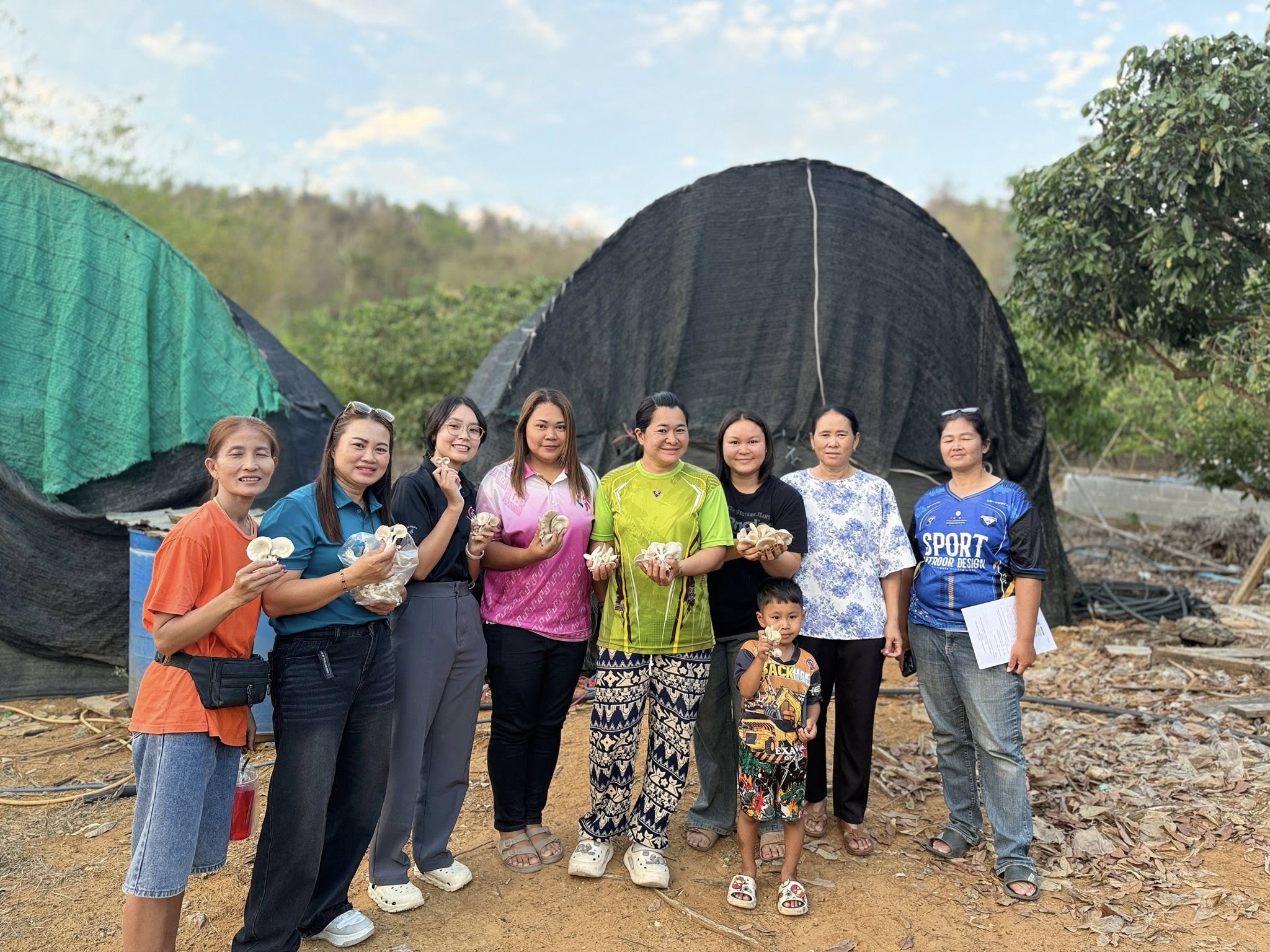 พช.สอยดาว ลงพื้นที่ติดตามโครงการที่ได้รับการสนับสนุนเงินกู้กองทุนพัฒนาบทบาทสตรี ประเภทเงินทุนหมุนเวียน ในพื้นที่ตำบลสะตอน