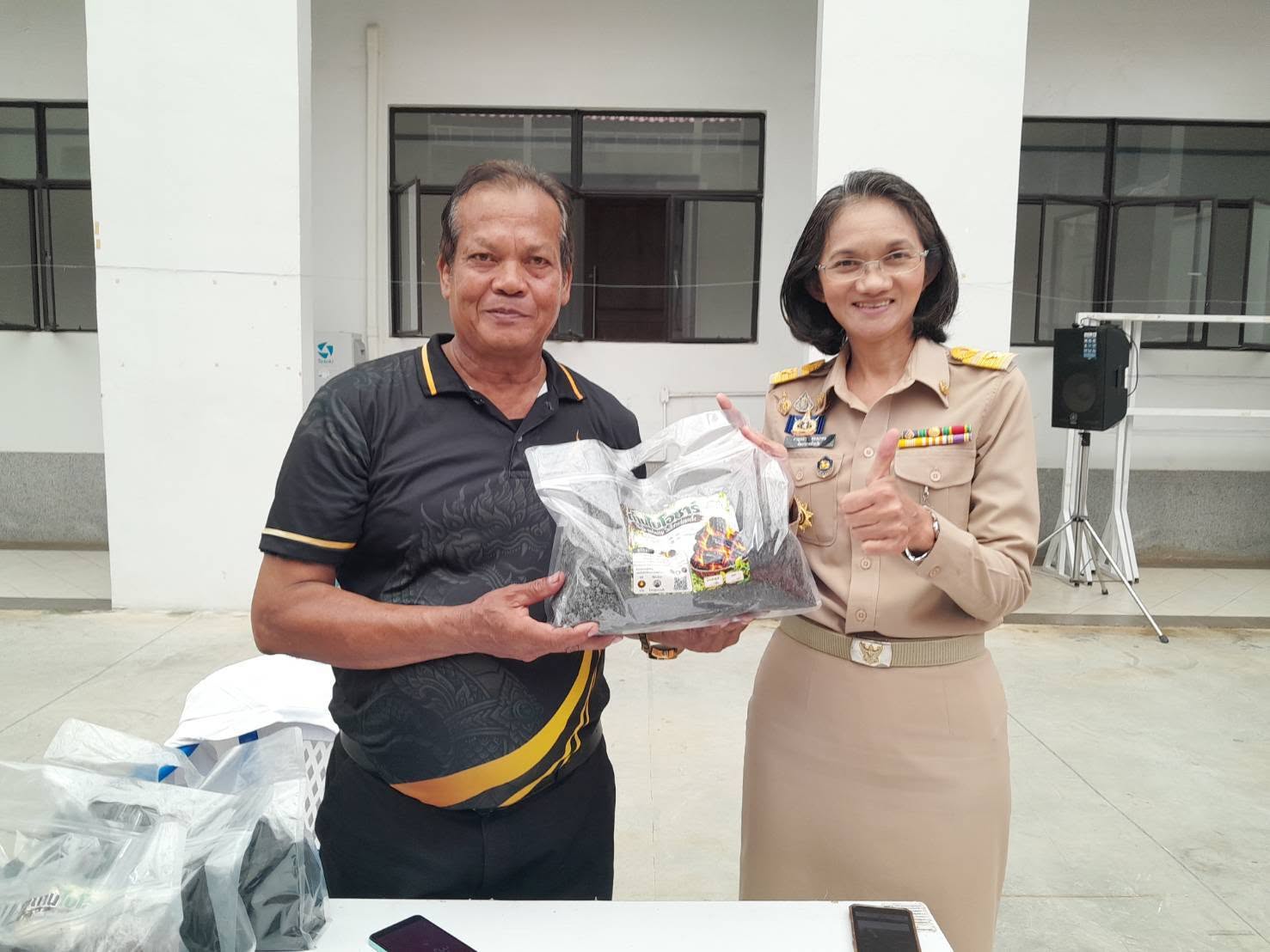 พช.สอยดาว สนับสนุนผู้ผลิต ผู้ประกอบการ อำเภอสอยดาว เข้าร่วมกิจกรรมส่งเสริมเครือข่ายเกษตรปลอดภัยสู่ช่องทางการตลาดอาหารปลอดภัย