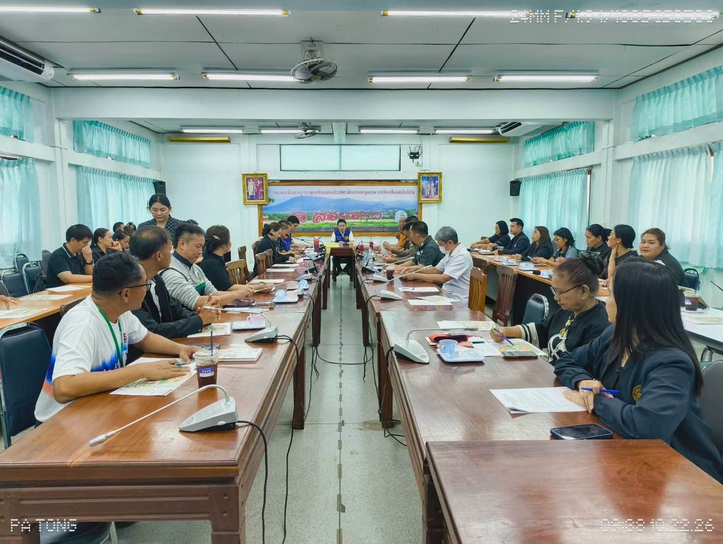 พช.สอยดาว ร่วมประชุมหารือการจัดพิธีถวายดอกไม้จันทน์ภาคประชาชน งานพระราชพิธีถวายพระเพลิงพระบรมศพ สมเด็จพระนางเจ้าสิริกิติ์ พระบรมราชินีนาถ พระบรมราชชนนีพันปีหลวง