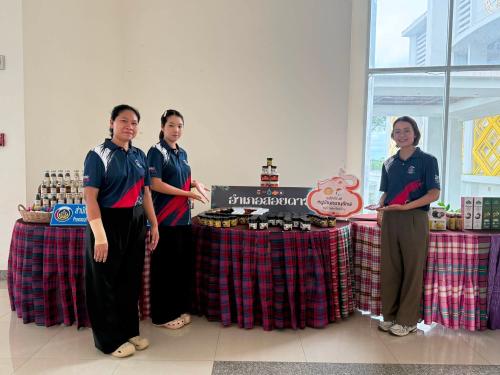 พช.สอยดาว ร่วมจัดบูธผลิตภัณฑ์กลุ่มอาชีพหมู่บ้านช้าง ในโครงการเสริมสร้างเครือข่ายอาสาสมัครจันทบุรี